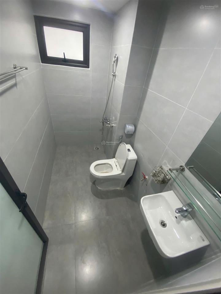 Ai đang tìm nhà có sân riêng gần cầu 72 vân côn nên đọc bài này. dt 80m2, 3 tầng, có sân trước sau