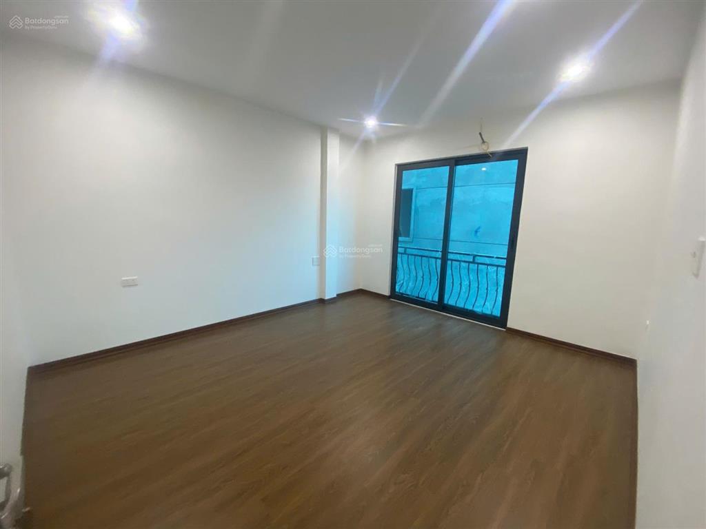 Ai đang tìm nhà có sân riêng gần cầu 72 vân côn nên đọc bài này. dt 80m2, 3 tầng, có sân trước sau