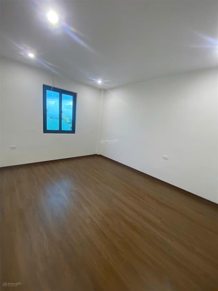 Ai đang tìm nhà có sân riêng gần cầu 72 vân côn nên đọc bài này. dt 80m2, 3 tầng, có sân trước sau