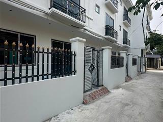 Ai đang tìm nhà có sân riêng gần cầu 72 vân côn nên đọc bài này. dt 80m2, 3 tầng, có sân trước sau