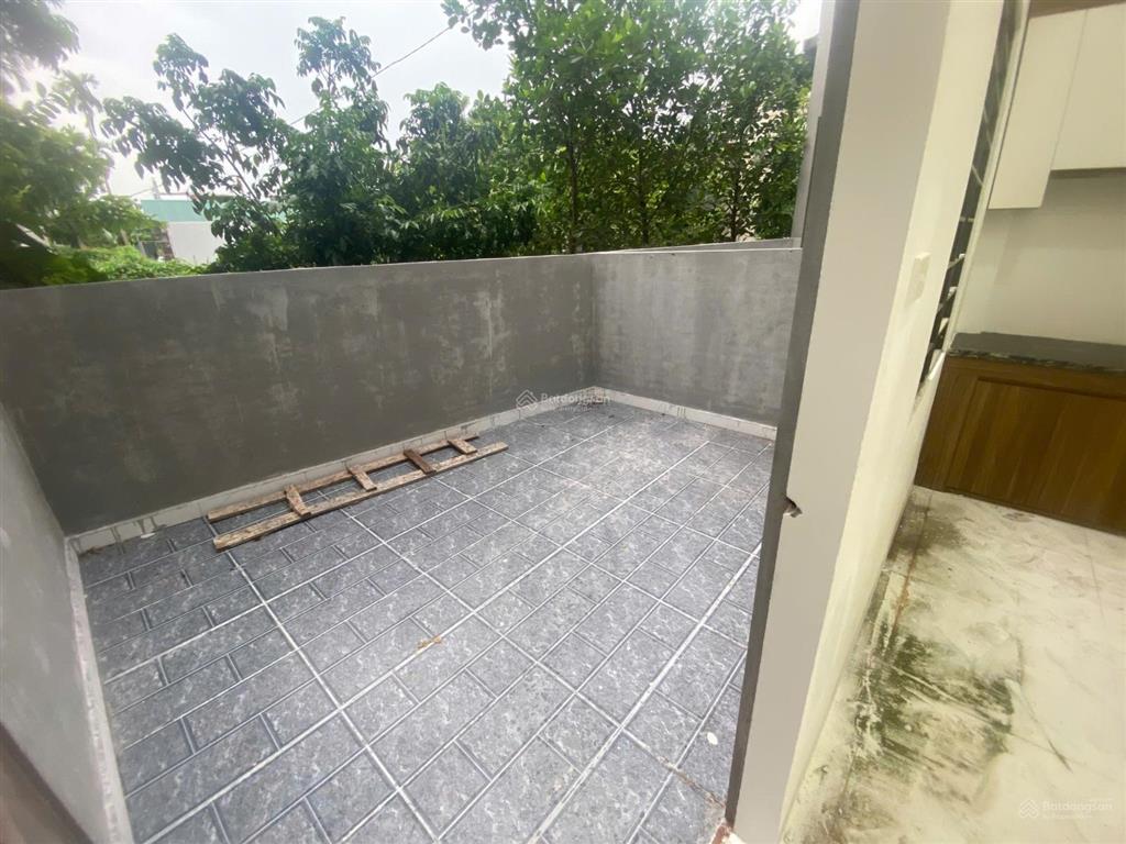 Ai đang tìm nhà có sân riêng gần cầu 72 vân côn nên đọc bài này. dt 80m2, 3 tầng, có sân trước sau