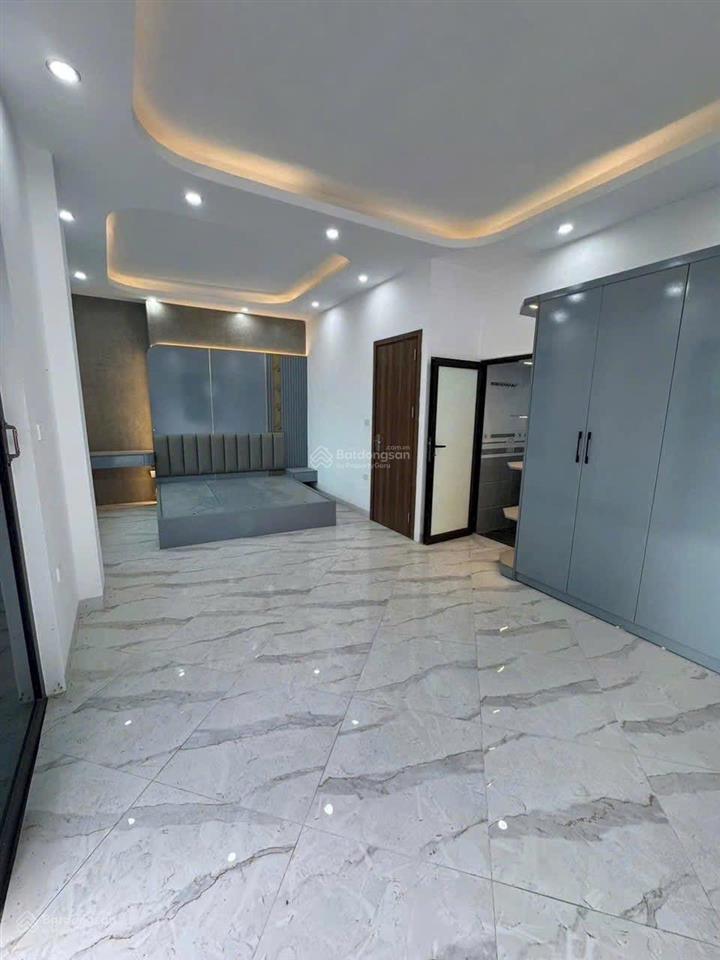 Anh chị tìm nhà ô tô tránh ở phụng châu nên xem căn này. view mặt hồ, full đồ. dt 33m2x4 tầng