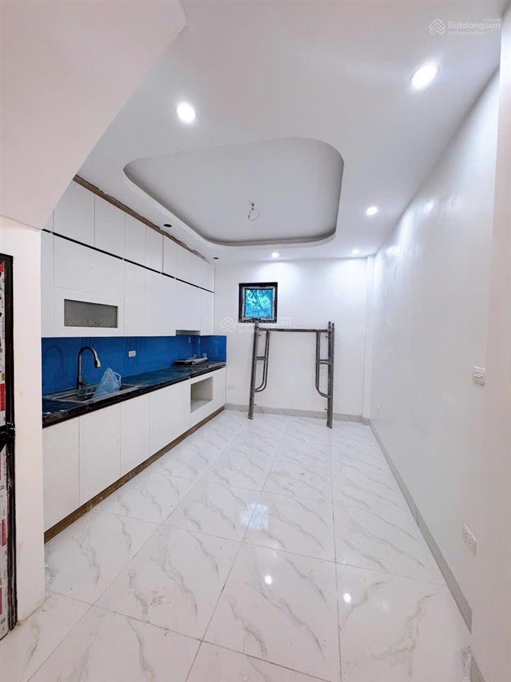 Ai đang tìm nhà ngõ thông phụng châu, ô tô vào cửa, gần đh tdtt nên xem căn này. dt 35m2, 3 tầng