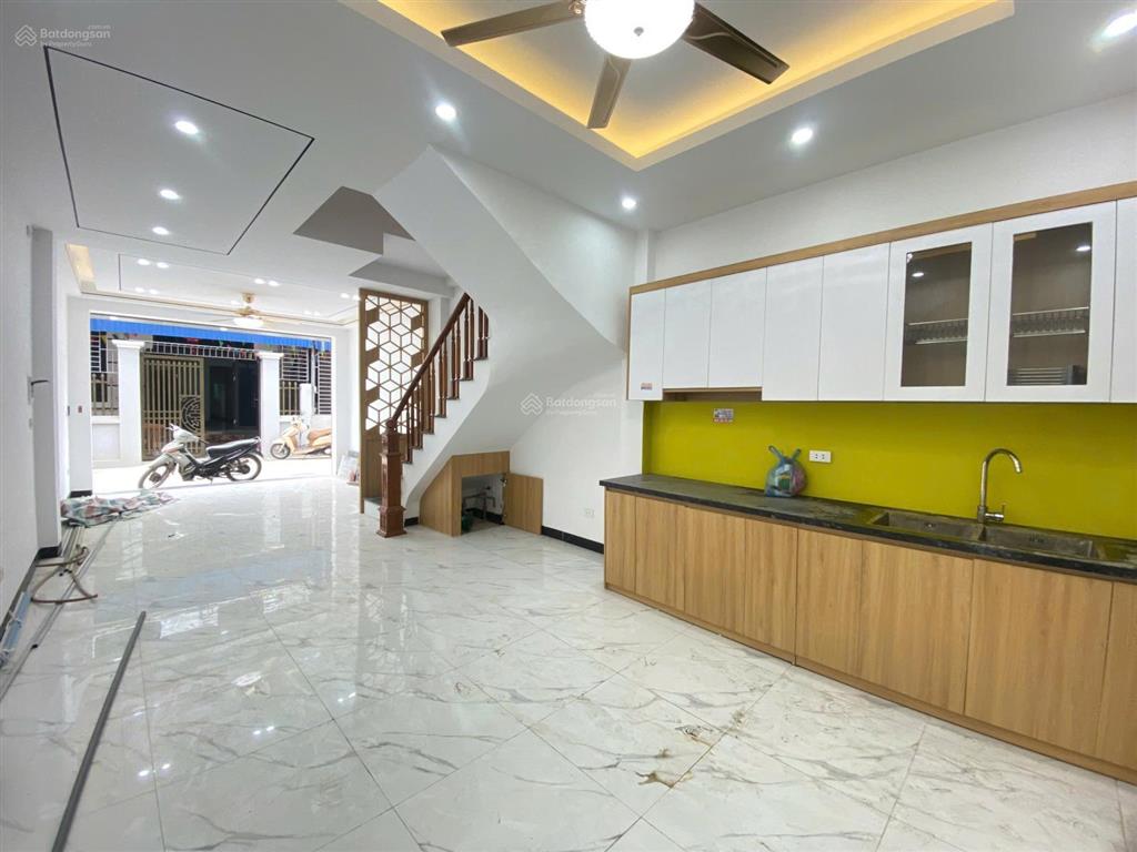 Cực sốc chủ cần tiền trả bank, bán gấp nhà phụng châu, ô tô đỗ cửa, dt 50m2x3 tầng. giá rẻ 2,78 tỷ