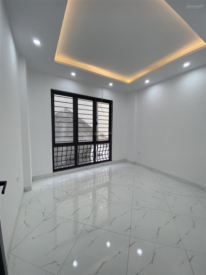 Căn hộ hiếm trung tâm chúc sơn, gần chợ thị trấn, ô tô cách 1 nhà. dt 38m2, 4 tầng. giá 3,59 tỷ