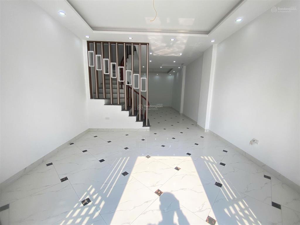 Giá hời vân côn, 50m ra đại lộ, thoáng trước sau, dt 40m2, 4 tầng. giá 3,85 tỷ
