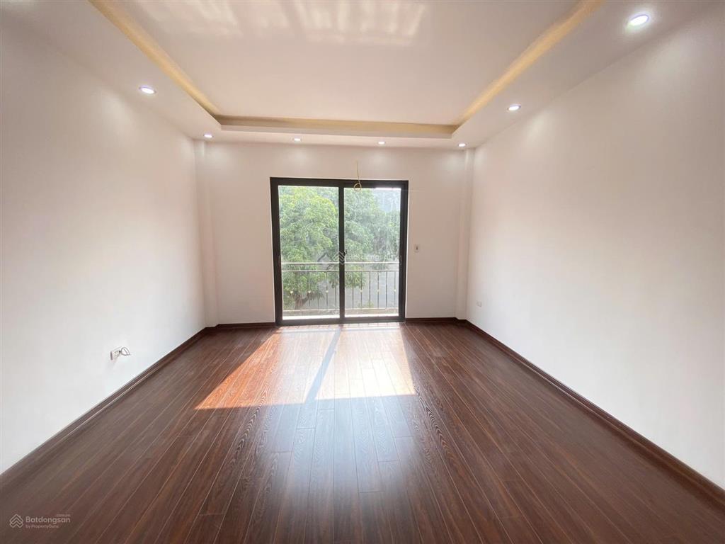 Giá hời vân côn, 50m ra đại lộ, thoáng trước sau, dt 40m2, 4 tầng. giá 3,85 tỷ