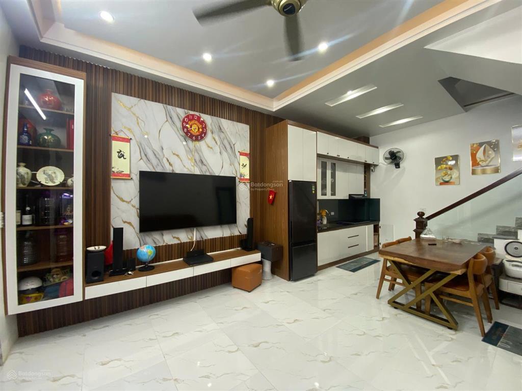 Cực hiếm. chủ chuyển công tác bán gấp nhà trong đê cao viên, full đồ. dt 34m2, 4 tầng. giá 4 tỷ