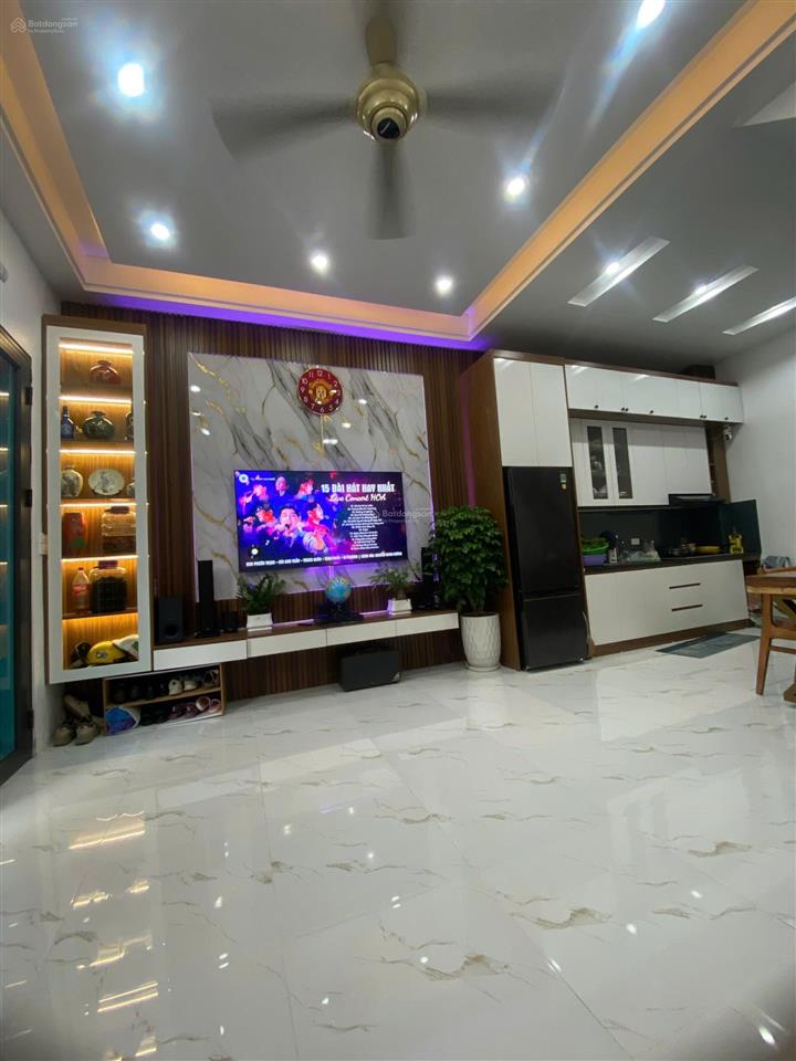 Cực hiếm. chủ chuyển công tác bán gấp nhà trong đê cao viên, full đồ. dt 34m2, 4 tầng. giá 4 tỷ