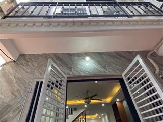 Cực gấp. chủ cần tiền bán nhanh nhà song phương, full đồ, ô tô đỗ cổng, dt 42m2x4 tầng. giá 4,35 tỷ