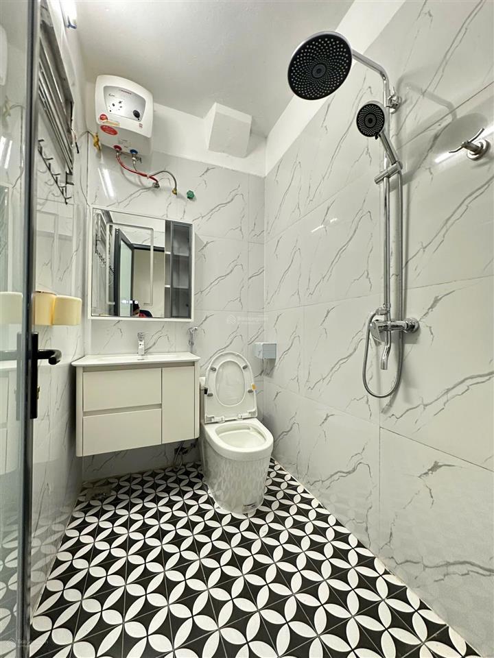 Bán gấp nhà la phù, ngõ thông, ô tô vào cửa, ko quy hoạch. dt 34m2, 4 tầng, 4 ngủ. giá 4,88 tỷ