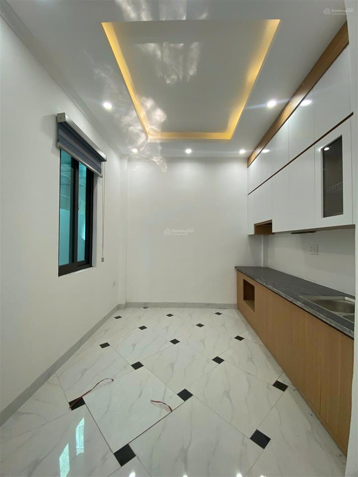 Bán nhà lô góc la nội, ngõ thông, ô tô cách 15m, 200m ra lê quang đạo. dt 39m2, 4 tầng. giá 8 tỷ