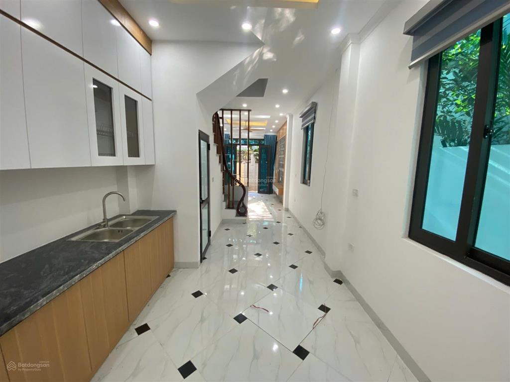 Bán nhà lô góc la nội, ngõ thông, ô tô cách 15m, 200m ra lê quang đạo. dt 39m2, 4 tầng. giá 8 tỷ