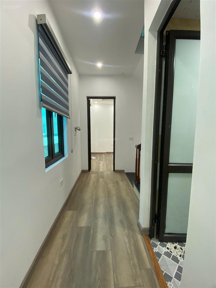 Bán nhà lô góc la nội, ngõ thông, ô tô cách 15m, 200m ra lê quang đạo. dt 39m2, 4 tầng. giá 8 tỷ