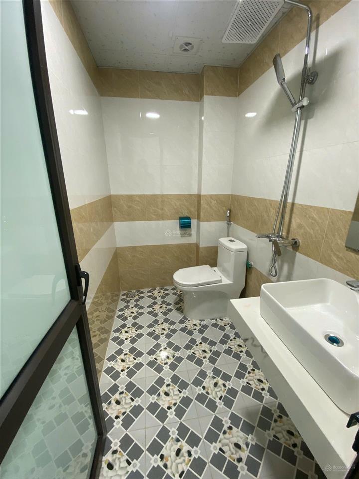 Bán nhà lô góc la nội, ngõ thông, ô tô cách 15m, 200m ra lê quang đạo. dt 39m2, 4 tầng. giá 8 tỷ