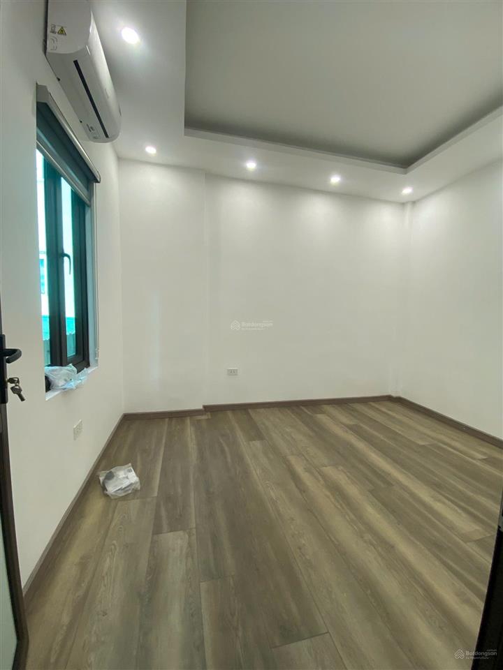 Bán nhà lô góc la nội, ngõ thông, ô tô cách 15m, 200m ra lê quang đạo. dt 39m2, 4 tầng. giá 8 tỷ