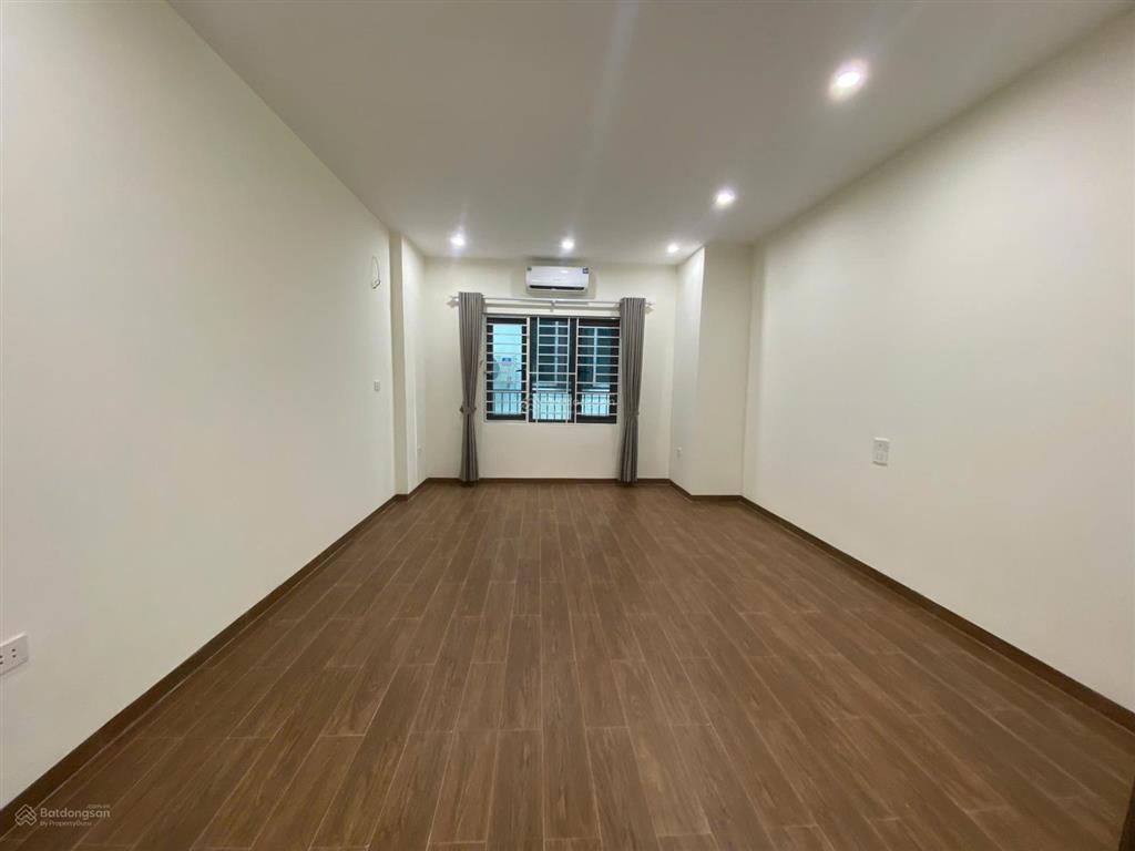 Cực hot. nhà đẹp trong đê đồng mai, ngõ 4m, ô tô vào cửa. gần vành đai 4, dt 32mx5 tầng. giá 5,2 tỷ