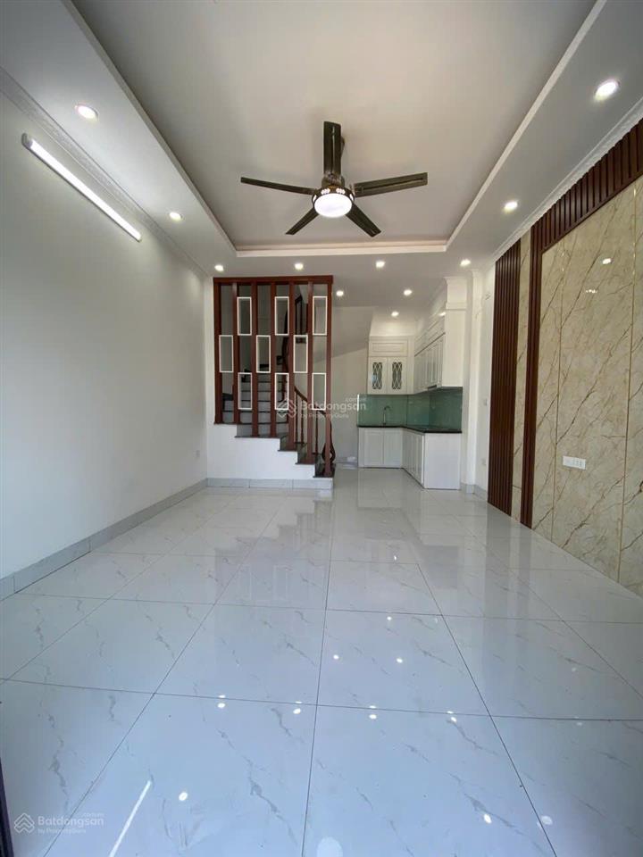 Cực hiếm. bán nhà lô góc phụng châu, đường 5m, ko quy hoạch, ô tô tránh, 32m2x4 tầng, giá 2,85 tỷ