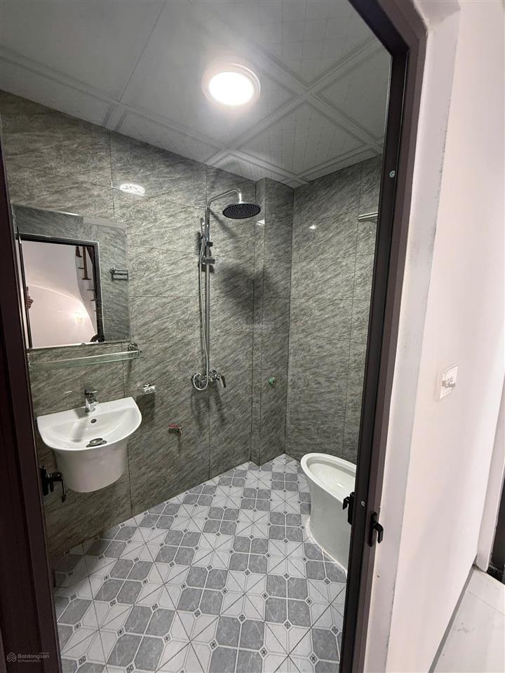 Bán nhà riêng lô góc 55m2, 5pn, 3wc tại phụng châu, ô tô vào nhà, ngay sát đh tdtt. giá 4,5 tỷ