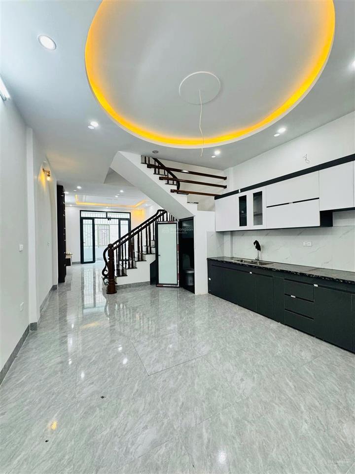 Bán nhà riêng tại hưng đạo. dt 112m2, 5pn, 4wc, pháp lý đầy đủ, sân ô tô siêu rộng. giá 5,25 tỷ
