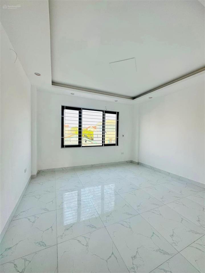 Bán nhà riêng tại hưng đạo. dt 112m2, 5pn, 4wc, pháp lý đầy đủ, sân ô tô siêu rộng. giá 5,25 tỷ