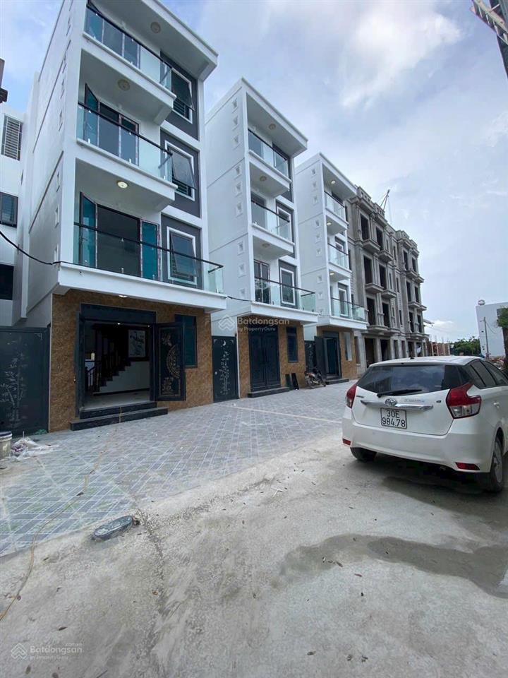 Bán nhà riêng tại hưng đạo. dt 112m2, 5pn, 4wc, pháp lý đầy đủ, sân ô tô siêu rộng. giá 5,25 tỷ