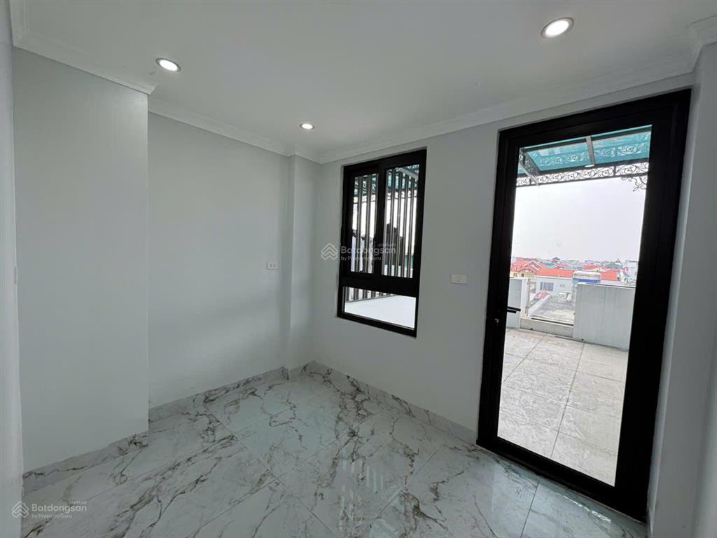 Hàng hiếm tại yên nghĩa, 4,3 tỷ, 32m2, 4pn, 4wc, nhà riêng 5 tầng, đường thông ô tô qua cửa