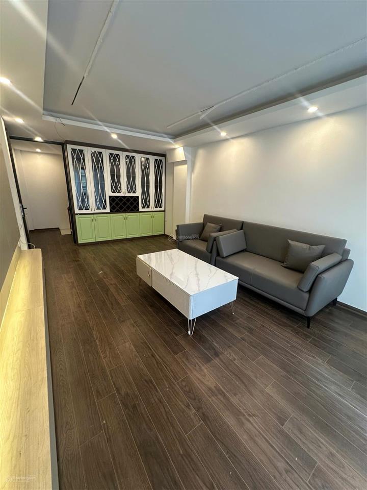 Bán nhà riêng tại đông la, hoài đức, 4,9 tỷ, 35m2, 6 tầng, 5pn, 5wc, đường thông ô tô vào nhà