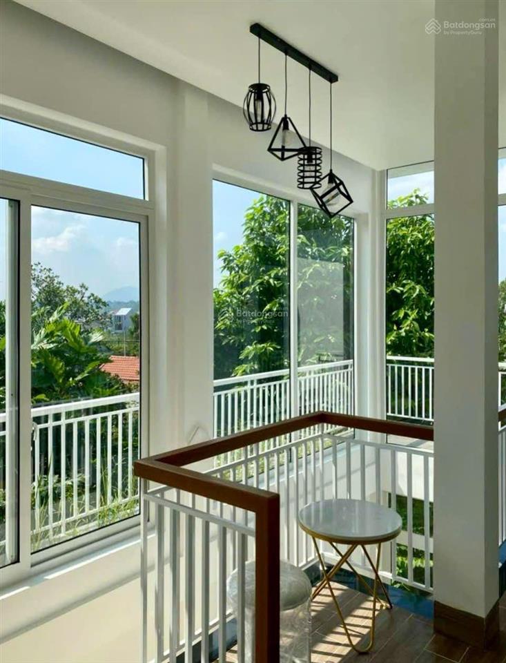 Bán nhà 2t mặt tiền cách ga huế 2p di chuyển, dòng tiền cho thuê hàng tháng 11tr