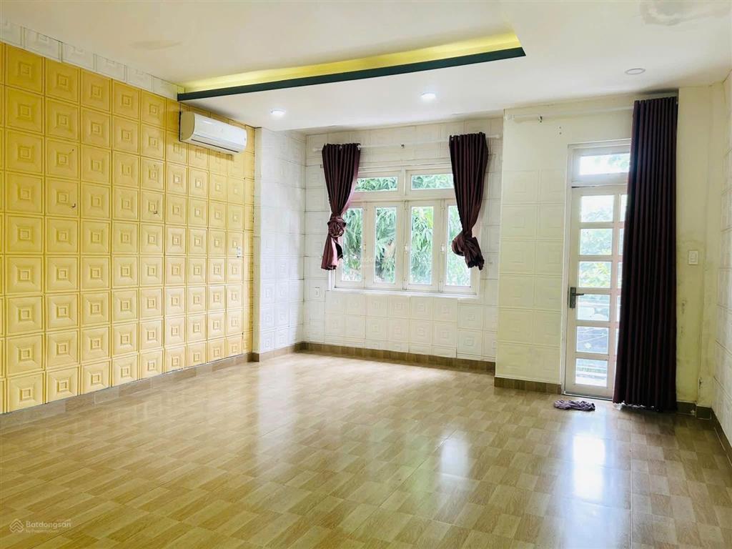 Cho thuê nhà 2 tầng 2 mê lỗ giáng 1 sát ngay chợ hòa xuân đà nẵng, vị trí đầy đủ tiện ích sống