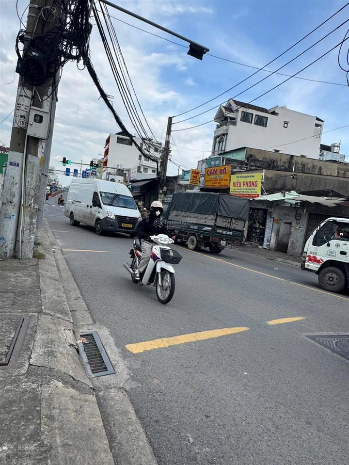 Bán nhà mt 390 mã lò 8x20  c4  24 tỷ