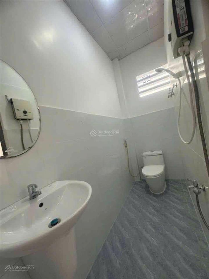 Nhà 2 tầng đường dương văn cam, linh tây, cạnh chợ thủ đức ô tô sát bên