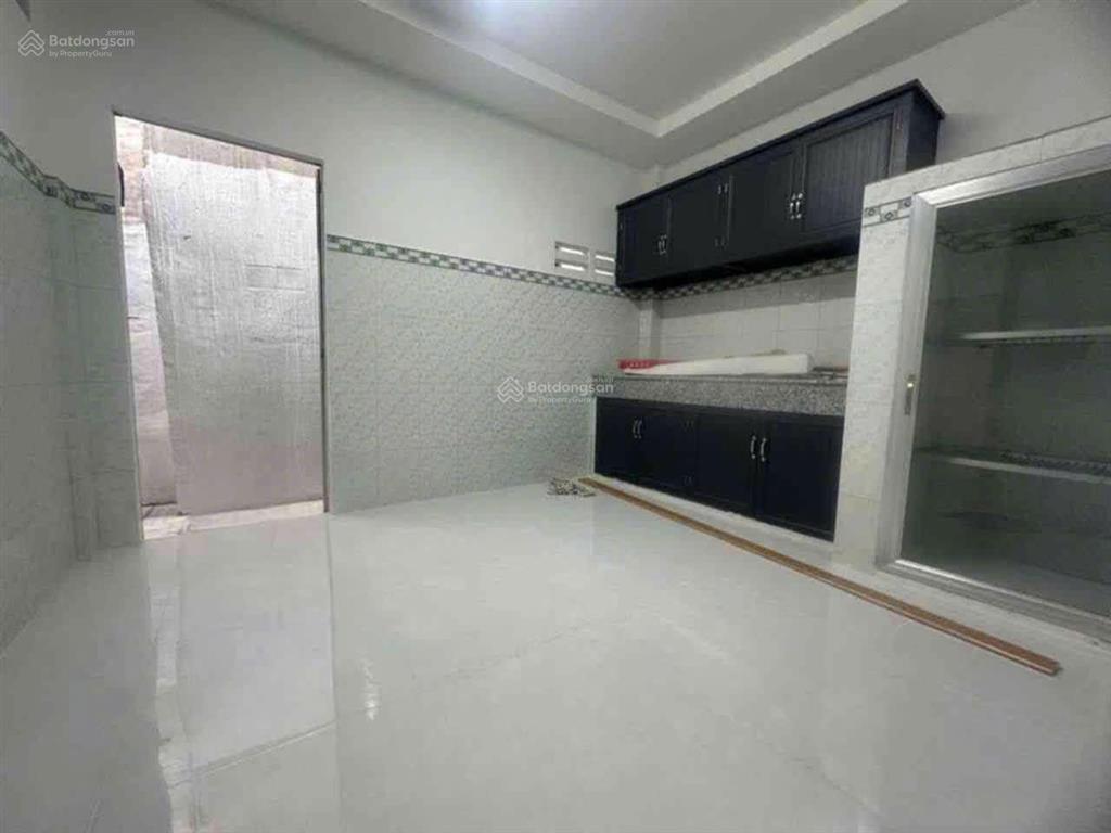 Nhà 2 tầng đường dương văn cam, linh tây, cạnh chợ thủ đức ô tô sát bên