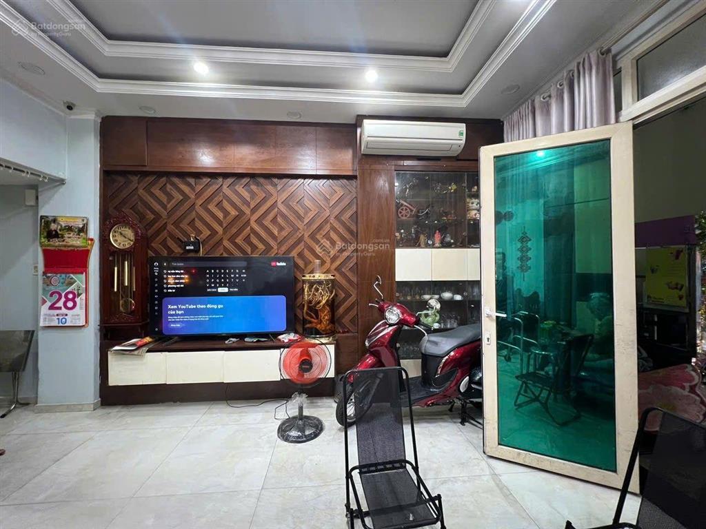 Sát mặt tiền hoa cau khu ẩm thực phan xích long 130m2 nhà 5 tầng có thang máy với 10pn