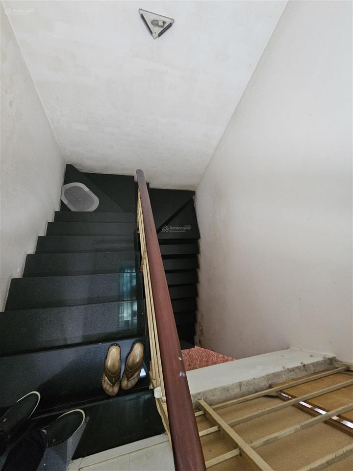 Bán nhà hẻm chu văn an, diện tích gần 89m2, ngang 4.6  trệt 3 lầu sân thượng có 9pn