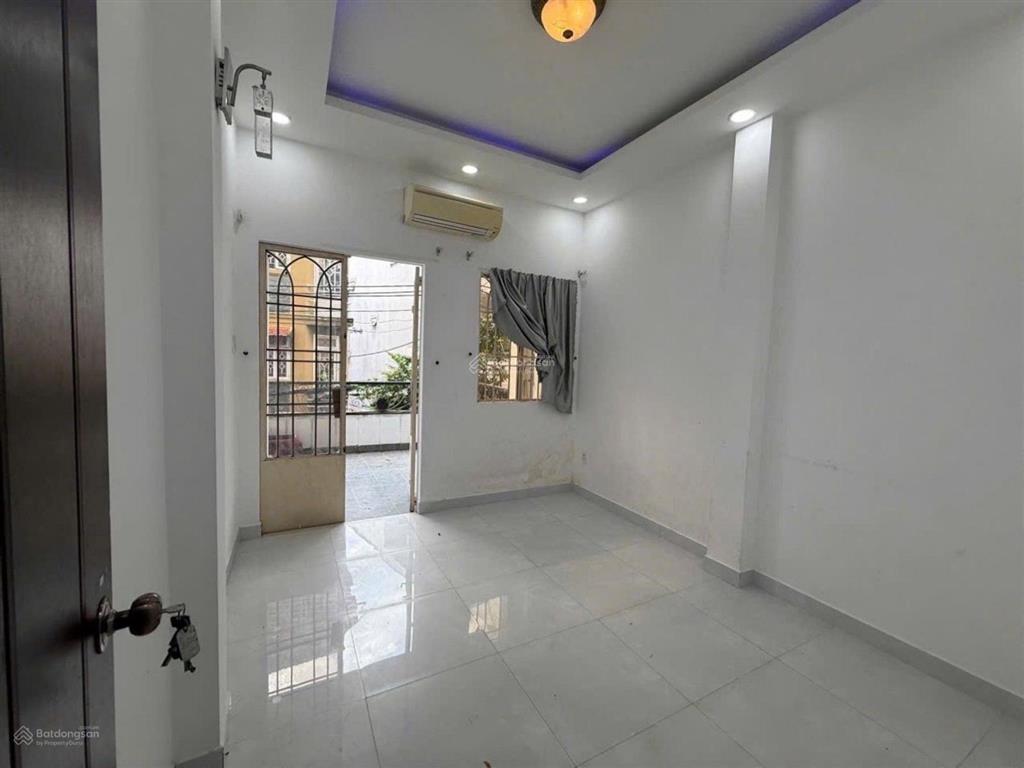 Bán nhà hxh tránh tiện kinh doanh hoàng hoa thám  3 tầng 4pn gần chợ cây quéo