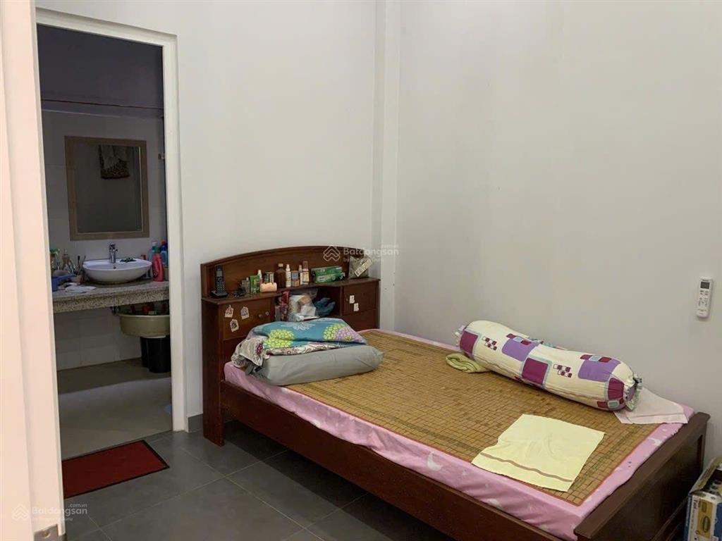Bán nhà gần hxh lê quang định nhà cn 55m²  3 tầng sân thượng 3pn, 4wc, phòng thờ
