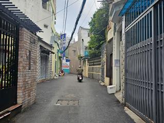 Bán nhà gần hxh lê quang định nhà cn 55m²  3 tầng sân thượng 3pn, 4wc, phòng thờ