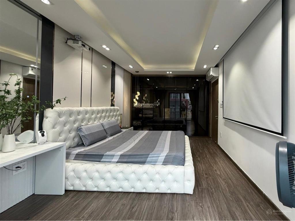 Hẻm xe hơi tránh đinh tiên hoàng cách mt chỉ 1 căn nhà  chính chủ thiết kế xây ở 5 tầng ngang 5.5m