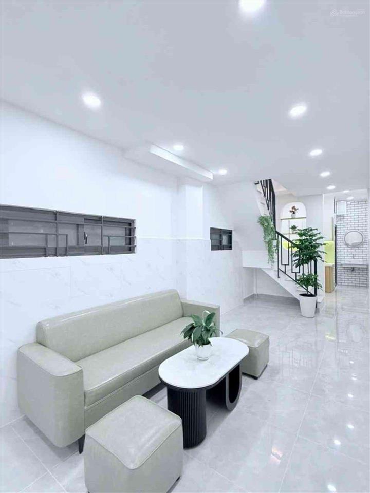 Hẻm xe hơi quay đầu trước nhà cách mặt tiền phan văn trị chỉ 1 căn nhà  trệt lầu 45m2 cn