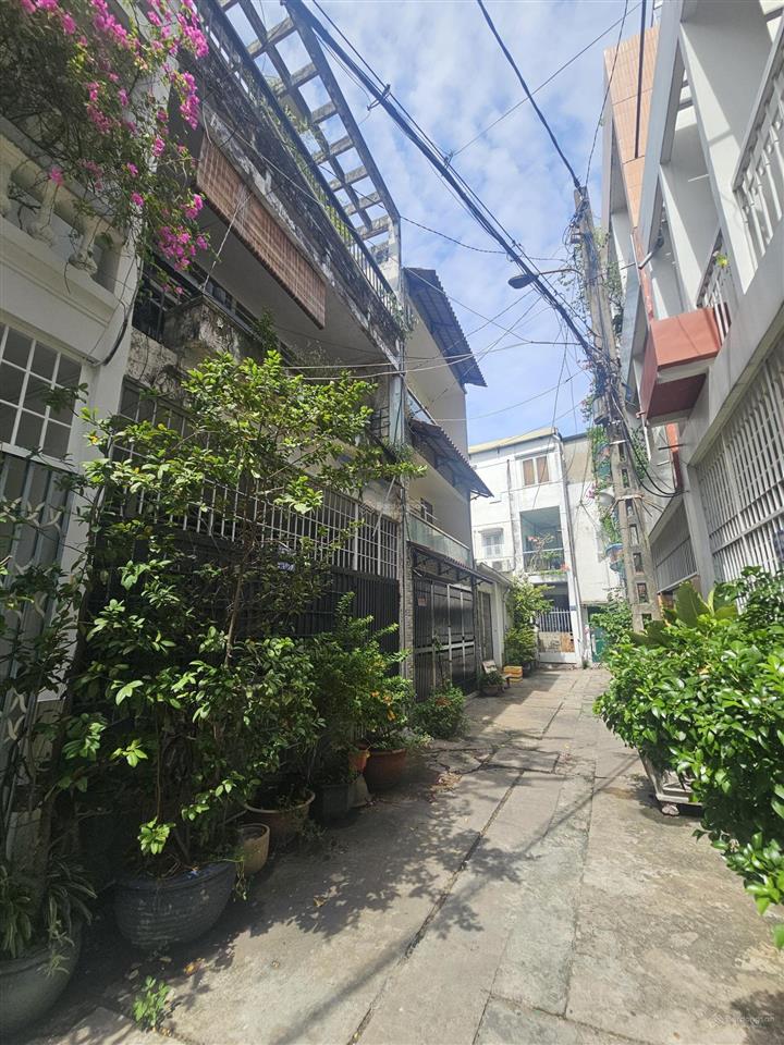 Hẻm xe hơi khu dân trí nguyễn văn đậu  lê quang định ngang 5*13 kết cấu 3 tầng btct tiện sơn sửa