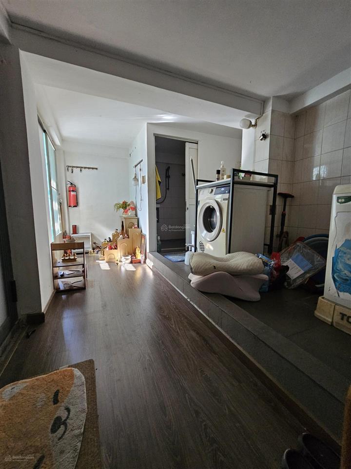Bán nhà 4 tầng ngang 6,4m, dt 50m2, 6pn, 6wc, giá siêu hời 6,3 tỷ tại trường sa, bình thạnh, hcm