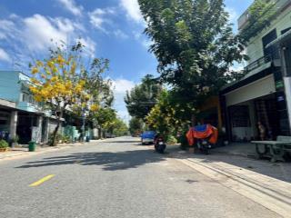 Vừa ra gấp lô đất ở phú tân thủ dầu 1 dt100m2 sổ sẵn , sổ hồng riêng , công chứng trong ngày