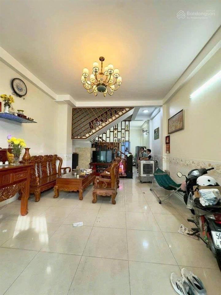 Bán nhà ngay chợ bình tây quận 8, tphcm, dt 80m2, sổ hồng riêng công chứng ngay