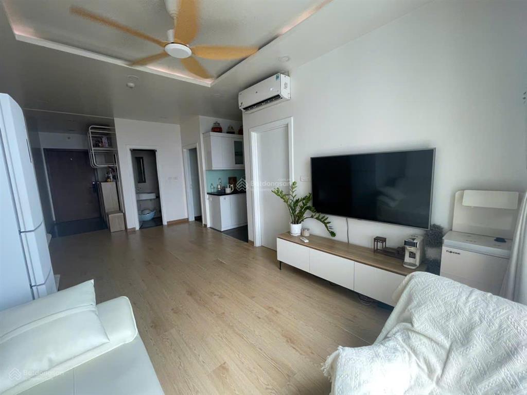 Bán gấp căn 2 ngủ eco lake view 32 đại từ, nội thất xịn, giá siêu rẻ