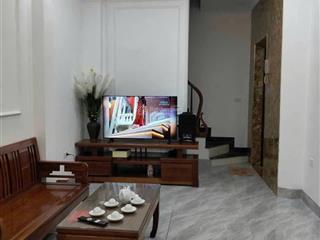 Chính chủ cho thuê nhà pháo đài láng 3pn full nội thất thang máy nhập khẩu 16,5tr