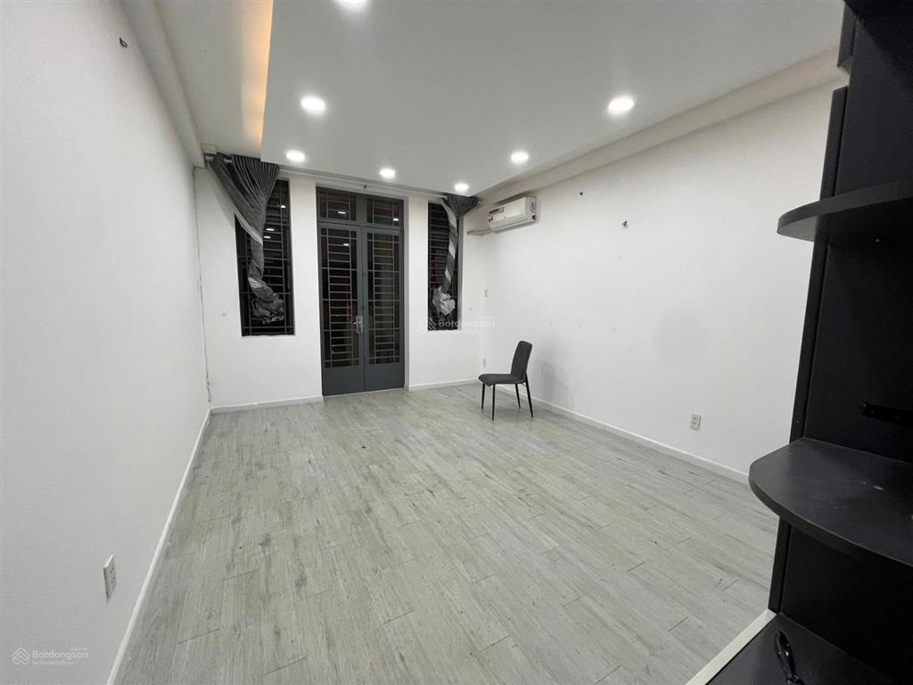 Giảm 499 triệu bán nhanh nhà 1 trệt, 3 lầu  hẻm xe hơi đường đào duy anh