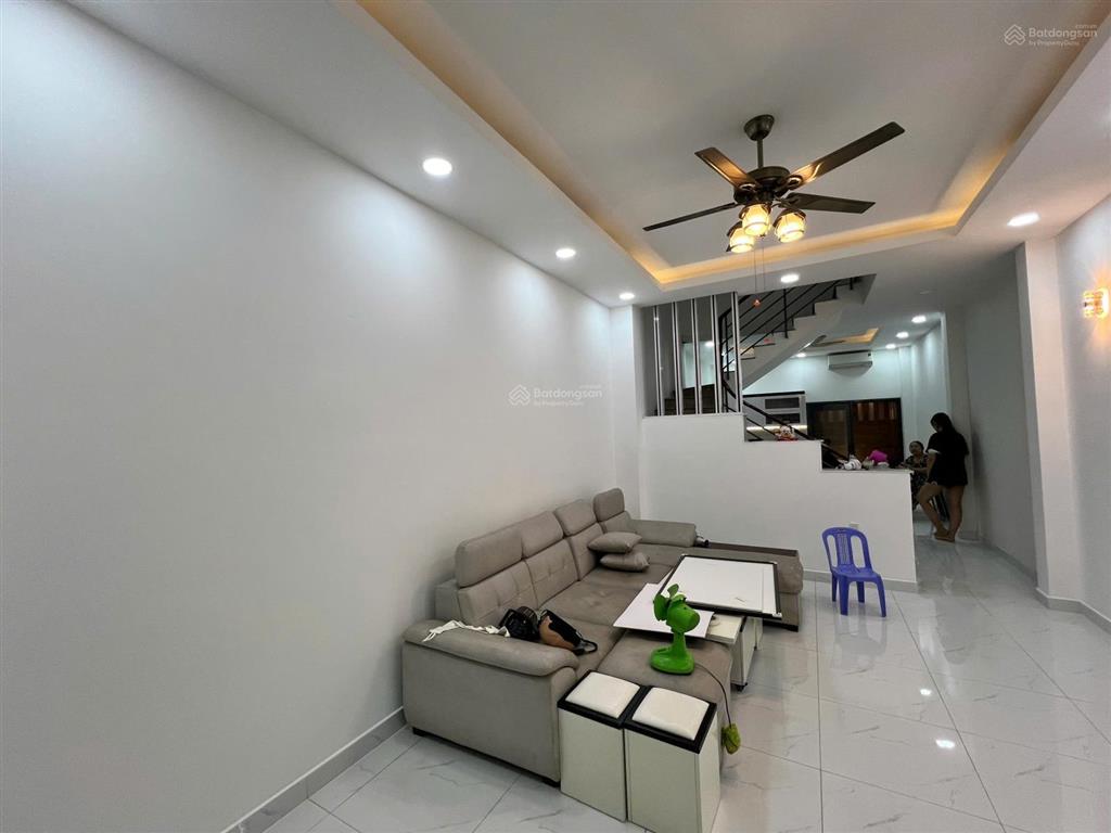 Giảm 499 triệu bán nhanh nhà 1 trệt, 3 lầu  hẻm xe hơi đường đào duy anh