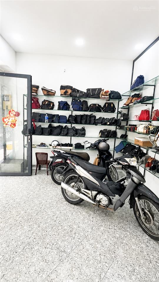 Cho thuê nhà mt hoa huệ, phú nhuận  kinh doanh tốt  dt 38m2, giá 11tr/tháng (thương lượng)