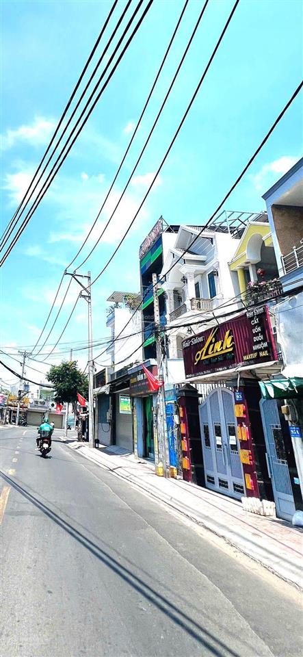 Nhà 2 tầng linh xuân sát đs 1050m2hẻm xe hơi3.6tỷ nhà 2 tầng sạch đẹp dọn vào